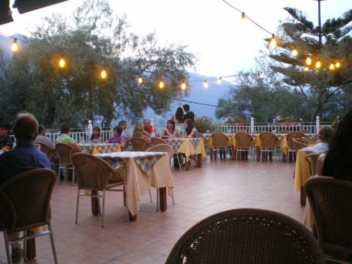 Ilios Hotel & Villas Yénion 外观 照片